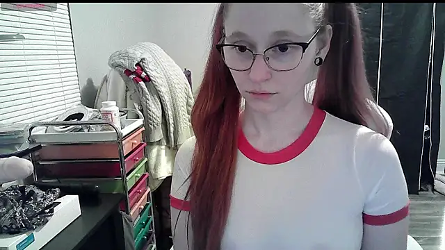 Snapshot of LilyFoxxx chatting on 15, 1, 2025 LilyFoxxx online show from 15, 1, 2025