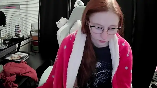 Snapshot of LilyFoxxx chatting on 15, 2, 2025 LilyFoxxx online show from 15, 2, 2025