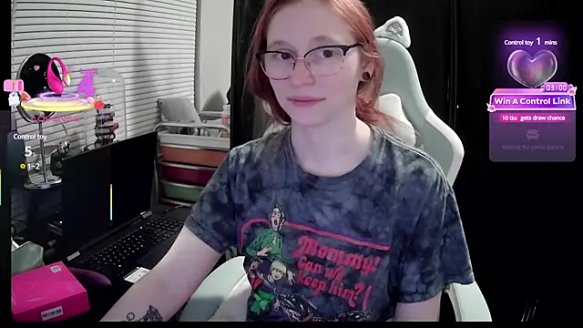 Snapshot of LilyFoxxx chatting on 28, 2, 2025 LilyFoxxx online show from 28, 2, 2025