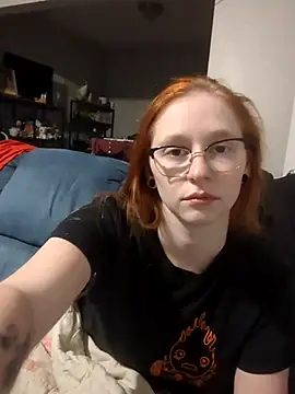 Snapshot of LilyFoxxx chatting on 21, 9, 2025 LilyFoxxx online show from 21, 9, 2025