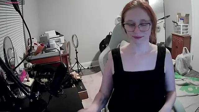 Snapshot of LilyFoxxx chatting on 1, 10, 2025 LilyFoxxx online show from 1, 10, 2025