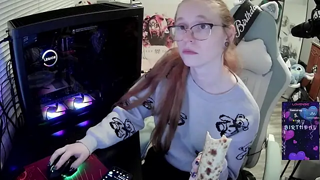 Snapshot of LilyFoxxx chatting on 24, 11, 2025 LilyFoxxx online show from 24, 11, 2025