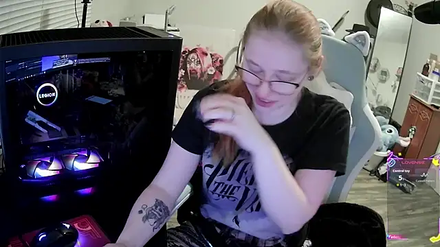 Snapshot of LilyFoxxx chatting on 29, 11, 2025 LilyFoxxx online show from 29, 11, 2025