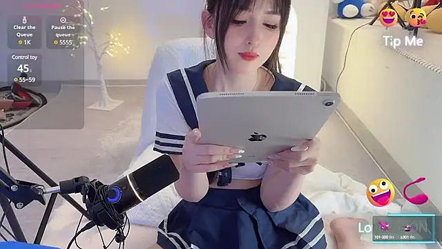 Snapshot of Unique-yiyi chatting on 22, 2, 2025 Unique-yiyi online show from 22, 2, 2025