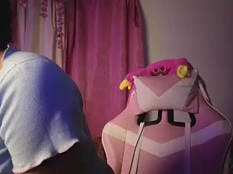 Snapshot of Sweet_xuee18 chatting on 28, 2, 2025 Sweet xuee18 online show from 28, 2, 2025