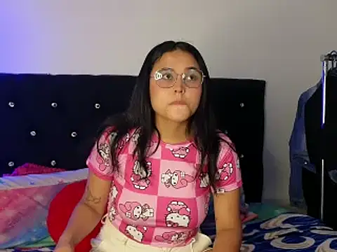 Snapshot of Sweet_xuee18 chatting on 22, 3, 2026 Sweet xuee18 online show from 22, 3, 2026