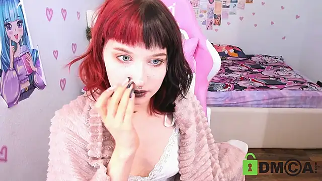 Snapshot of ElizaNik_ chatting on 4, 1, 2025 ElizaNik online show from 4, 1, 2025