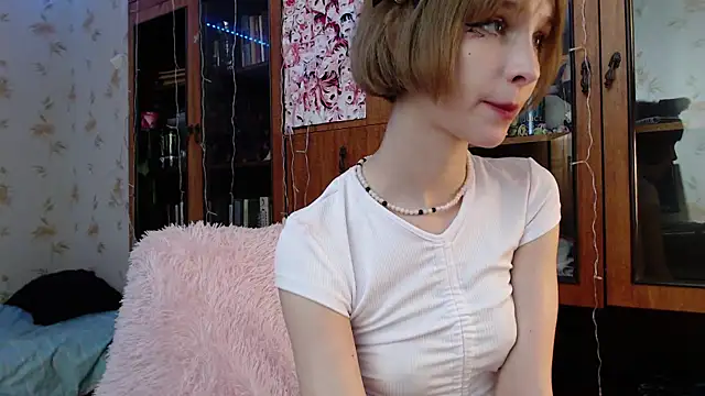 cloudgirrl online show from 11, 2, 2025
