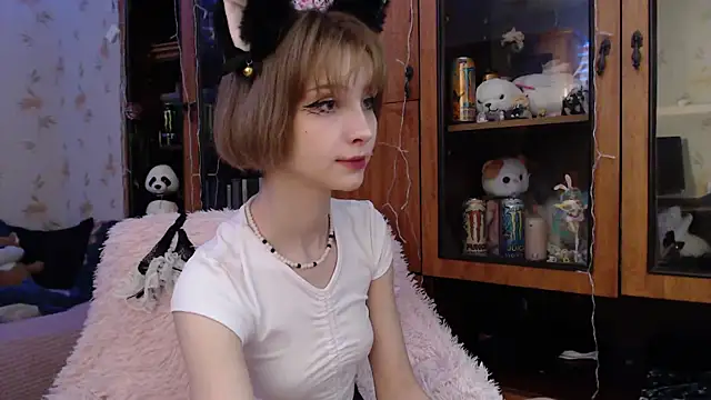 cloudgirrl online show from 15, 2, 2025