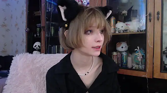 cloudgirrl online show from 21, 2, 2025