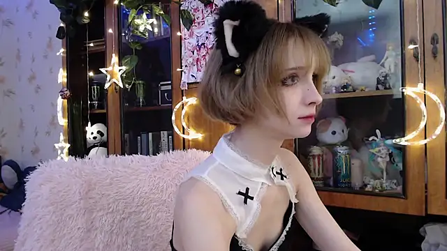 cloudgirrl online show from 28, 2, 2025