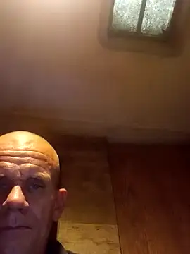 Snapshot of BubblyThing1 chatting on 30, 11, 2025 BubblyThing1 online show from 30, 11, 2025