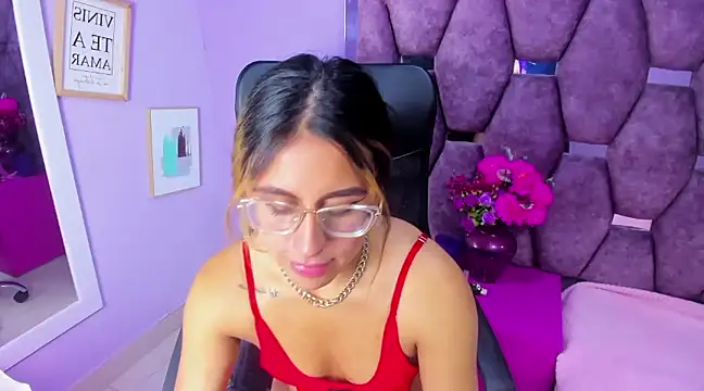 Freya Miller  online show from 4, 12, 2024