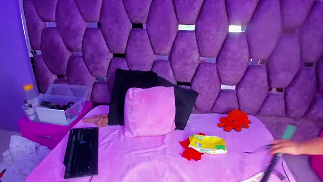 Freya Miller  online show from 3, 10, 2025