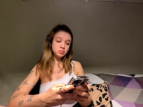 SofiaWaze online show from 2, 12, 2024