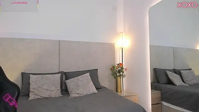 Saori newman online show from 27, 4, 2026