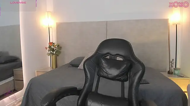 Saori newman online show from 28, 4, 2026