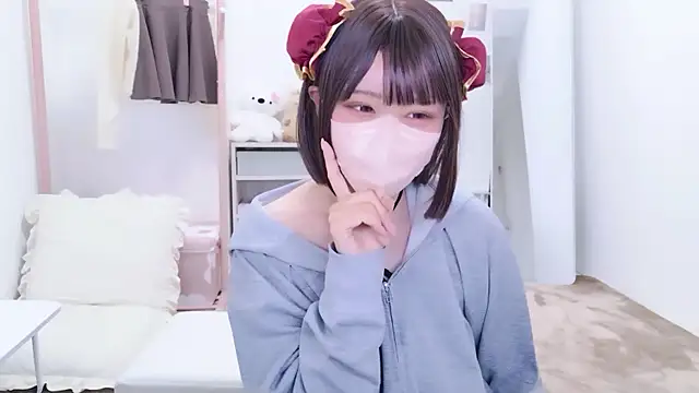 Snapshot of aki_zzz chatting on 5, 12, 2025 aki zzz online show from 5, 12, 2025