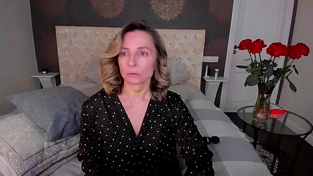 Snapshot of AllisonWilliams chatting on 28, 7, 2026 AllisonWilliams online show from 28, 7, 2026