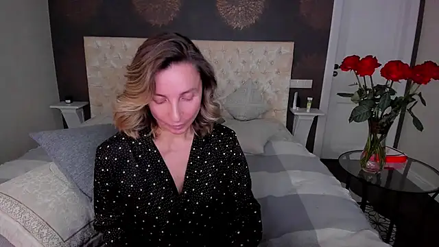 Snapshot of AllisonWilliams chatting on 28, 7, 2026 AllisonWilliams online show from 28, 7, 2026