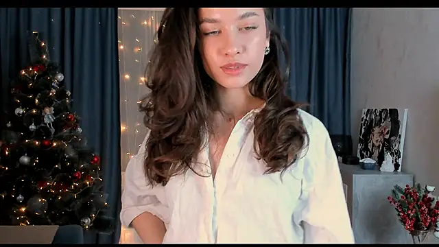 Snapshot of EmeliaReaper chatting on 19, 2, 2025 EmeliaReaper online show from 19, 2, 2025