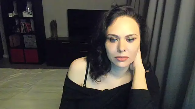Snapshot of MollyCheiz chatting on 3, 2, 2025 MollyCheiz online show from 3, 2, 2025