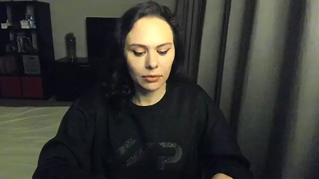 Snapshot of MollyCheiz chatting on 5, 2, 2025 MollyCheiz online show from 5, 2, 2025