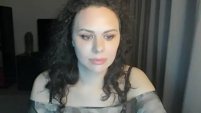 MollyCheiz online show from 28, 6, 2026