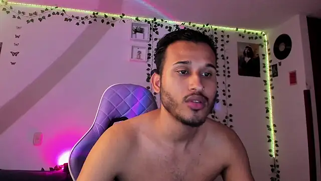 Raf brunette online show from 30, 1, 2025