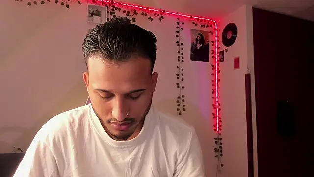 Raf brunette online show from 8, 2, 2025