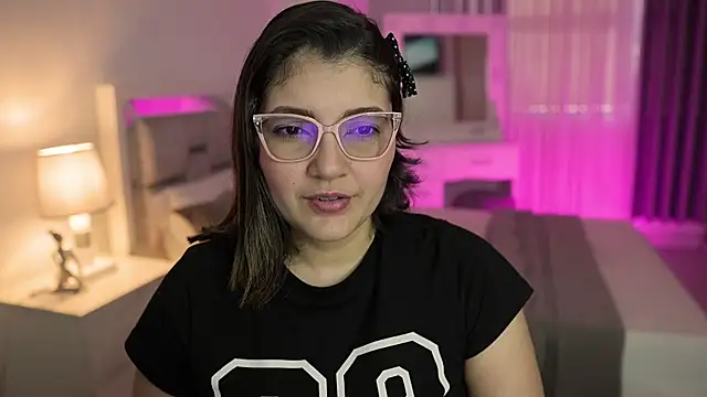 Camilaa bueno online show from 11, 1, 2025