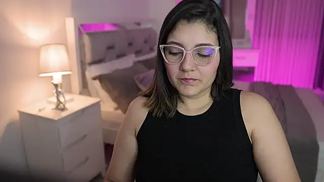 Camilaa bueno online show from 16, 1, 2025