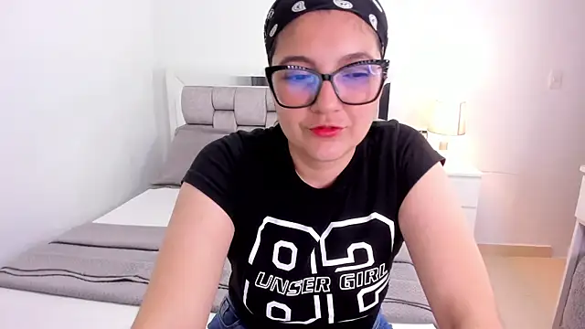 Camilaa bueno online show from 21, 4, 2026