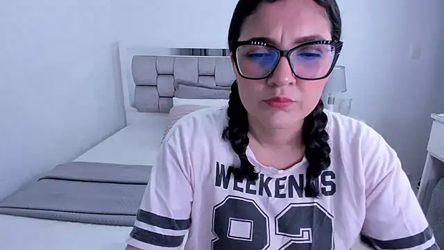 Camilaa bueno online show from 6, 6, 2026