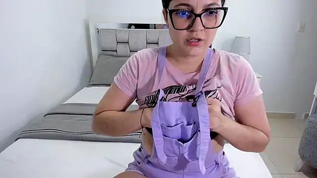 Snapshot of Camilaa_bueno chatting on 23, 7, 2026 Camilaa bueno online show from 23, 7, 2026