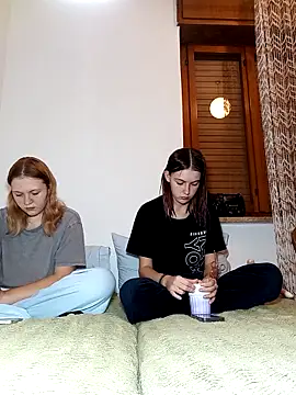 ella grays online show from 16, 10, 2025