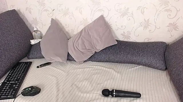 sofiaa here online show from 28, 4, 2026