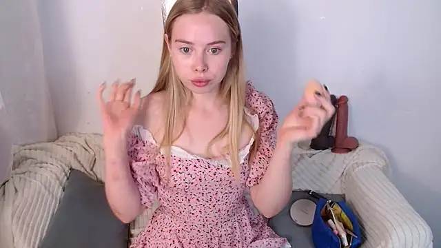 sofiaa here online show from 10, 6, 2026