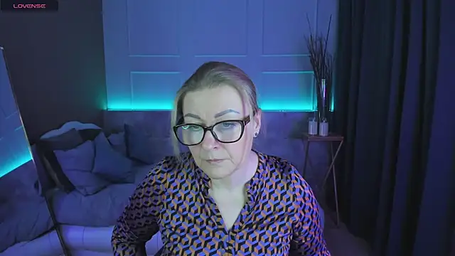 AlexandraKind online show from 24, 2, 2025