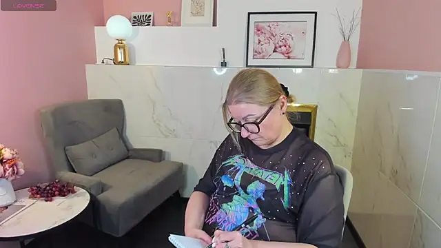 AlexandraKind online show from 27, 2, 2025