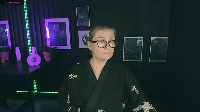 AlexandraKind online show from 28, 2, 2025