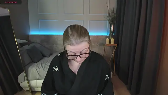 AlexandraKind online show from 2, 3, 2025