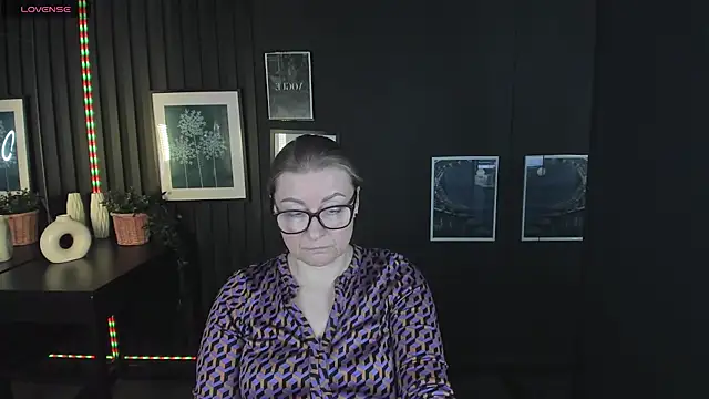 AlexandraKind online show from 7, 3, 2025