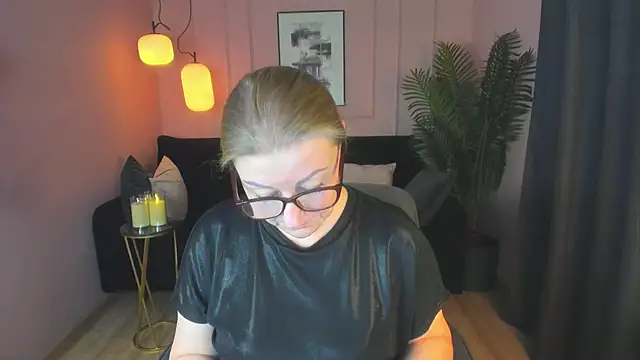 AlexandraKind online show from 17, 3, 2025