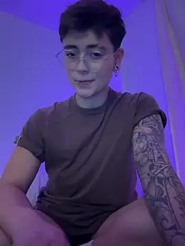 Snapshot of Chriss_gomez2 chatting on 17, 11, 2025 Chriss gomez2 online show from 17, 11, 2025