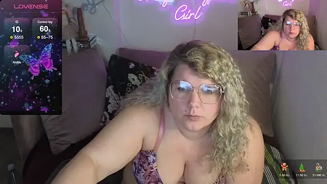 CurvyAnonymousGirl89 online show from 5, 3, 2025