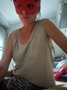 Snapshot of Vagabondainnamorata chatting on 2, 10, 2025 Vagabondainnamorata online show from 2, 10, 2025