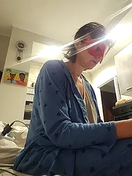 Snapshot of Vagabondainnamorata chatting on 3, 10, 2025 Vagabondainnamorata online show from 3, 10, 2025