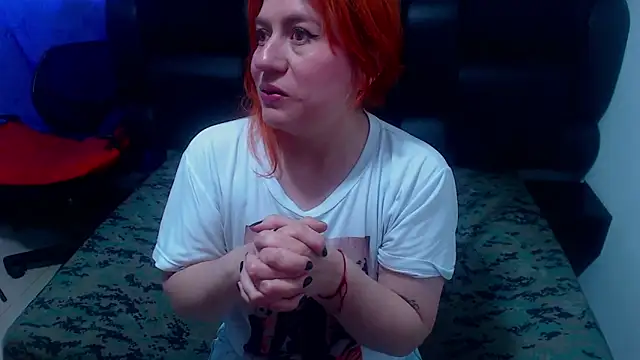 Snapshot of XxMiaSexxyHotxX chatting on 16, 10, 2025 XxMiaSexxyHotxX online show from 16, 10, 2025