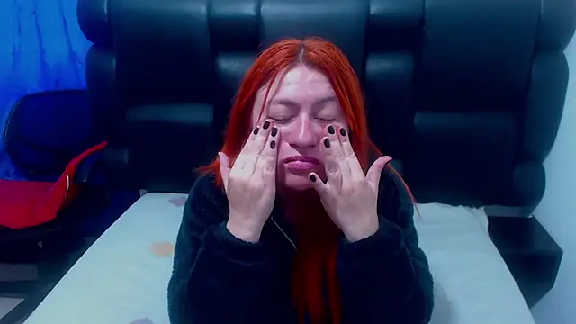 Snapshot of XxMiaSexxyHotxX chatting on 19, 11, 2025 XxMiaSexxyHotxX online show from 19, 11, 2025